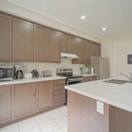 17 Angelfish Road Upper Property Photo 4