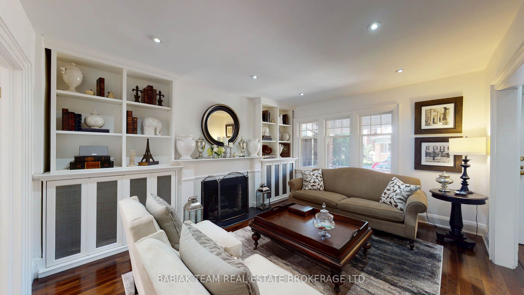 21 Humber Trail Property Photo 6