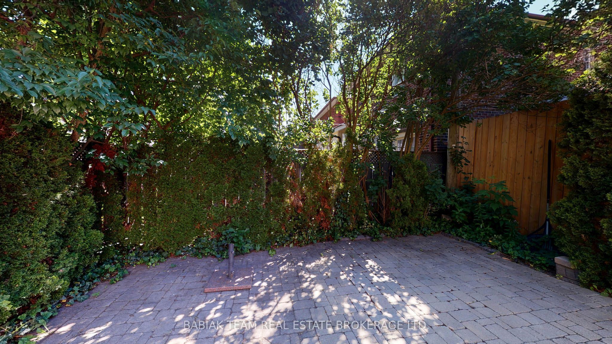 21 Humber Trail Property Photo 46