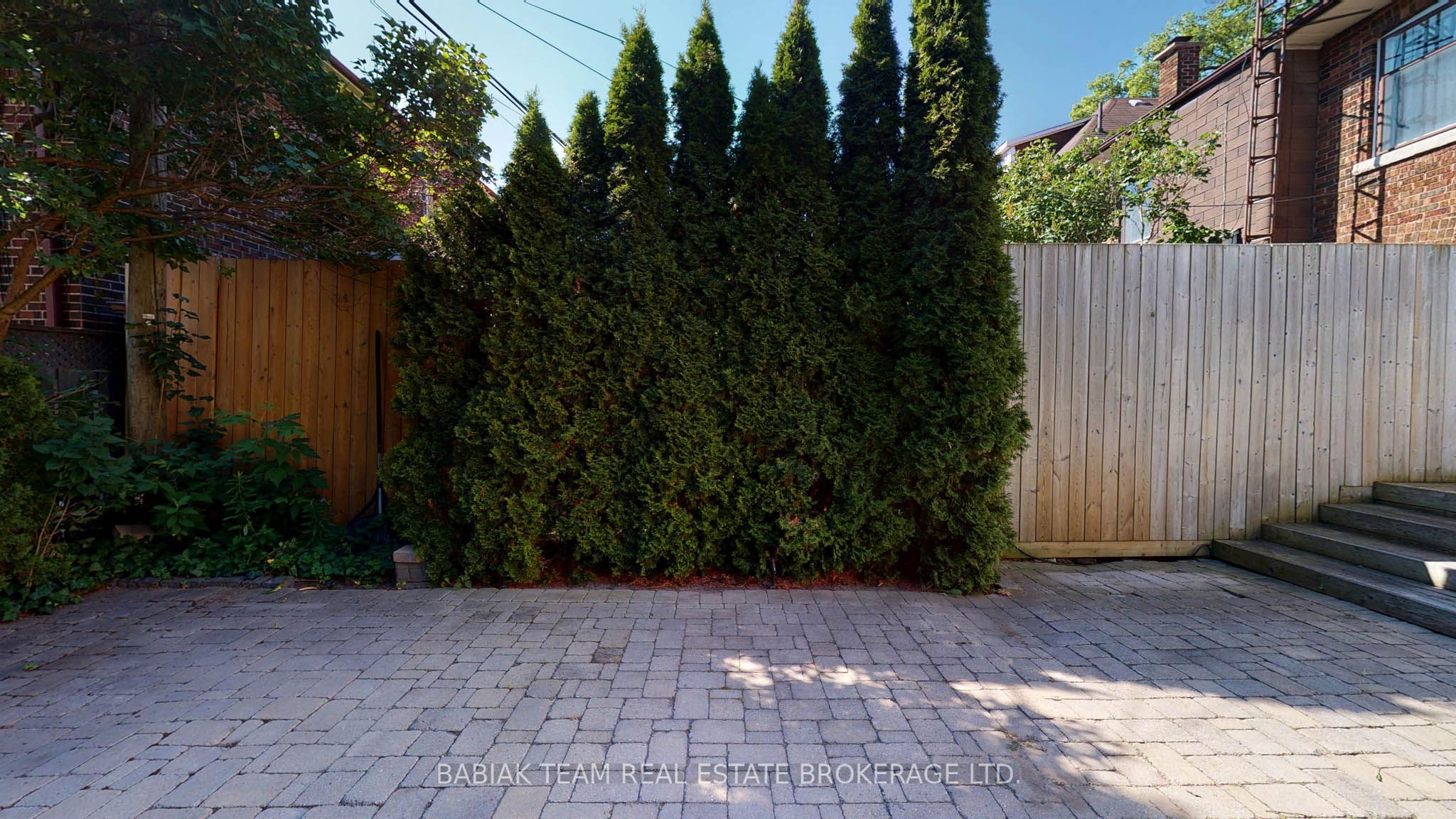 21 Humber Trail Property Photo 47