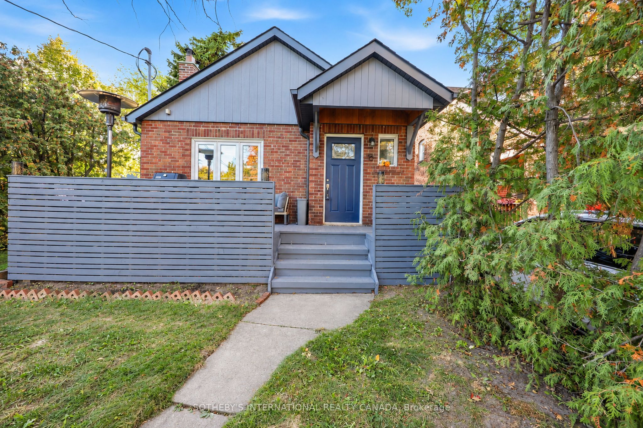16 Smithfield Drive Property Photo 1