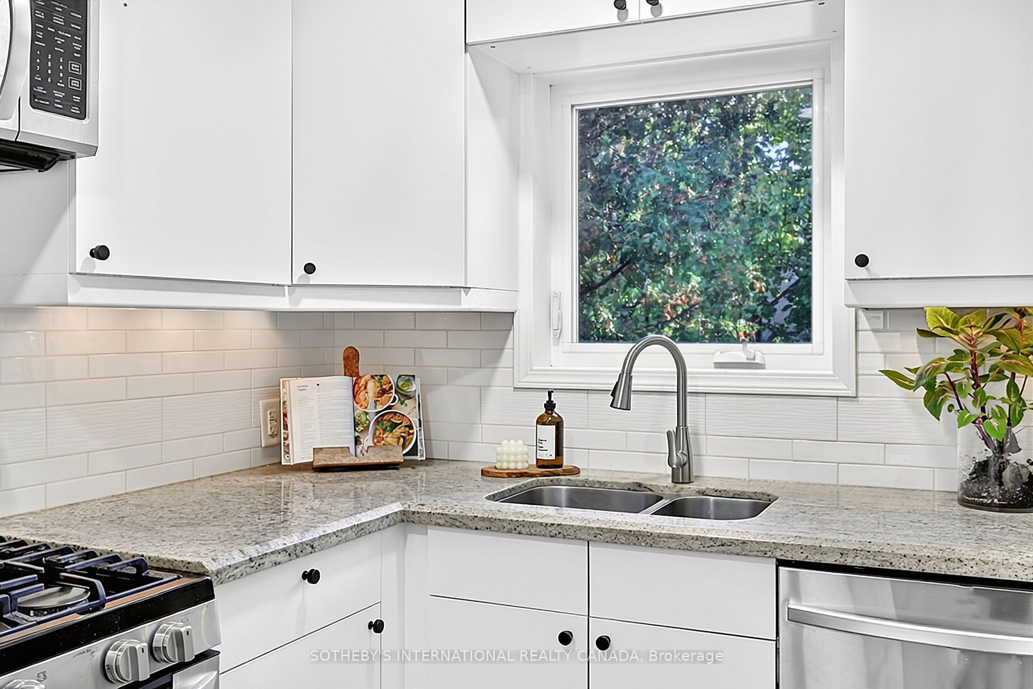 16 Smithfield Drive Property Photo 3