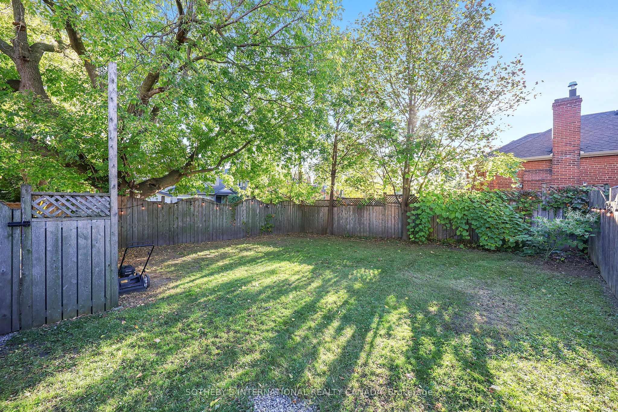 16 Smithfield Drive Property Photo 32