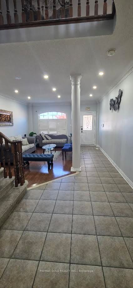1202 Costigen Road Property Photo 2