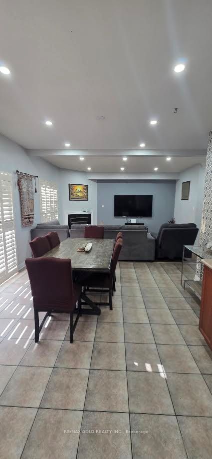 1202 Costigen Road Property Photo 6