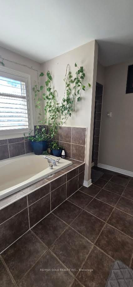 1202 Costigen Road Property Photo 15