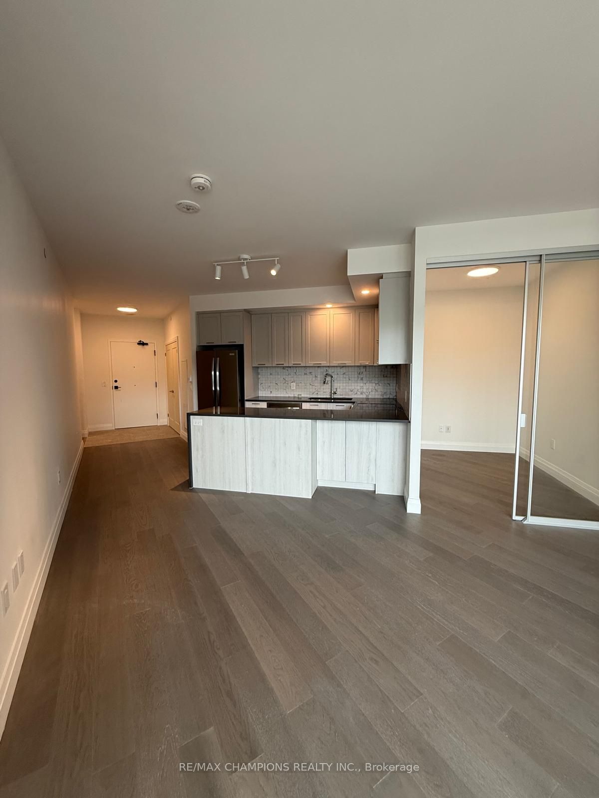 26 Mill Street 401 Property Photo 4