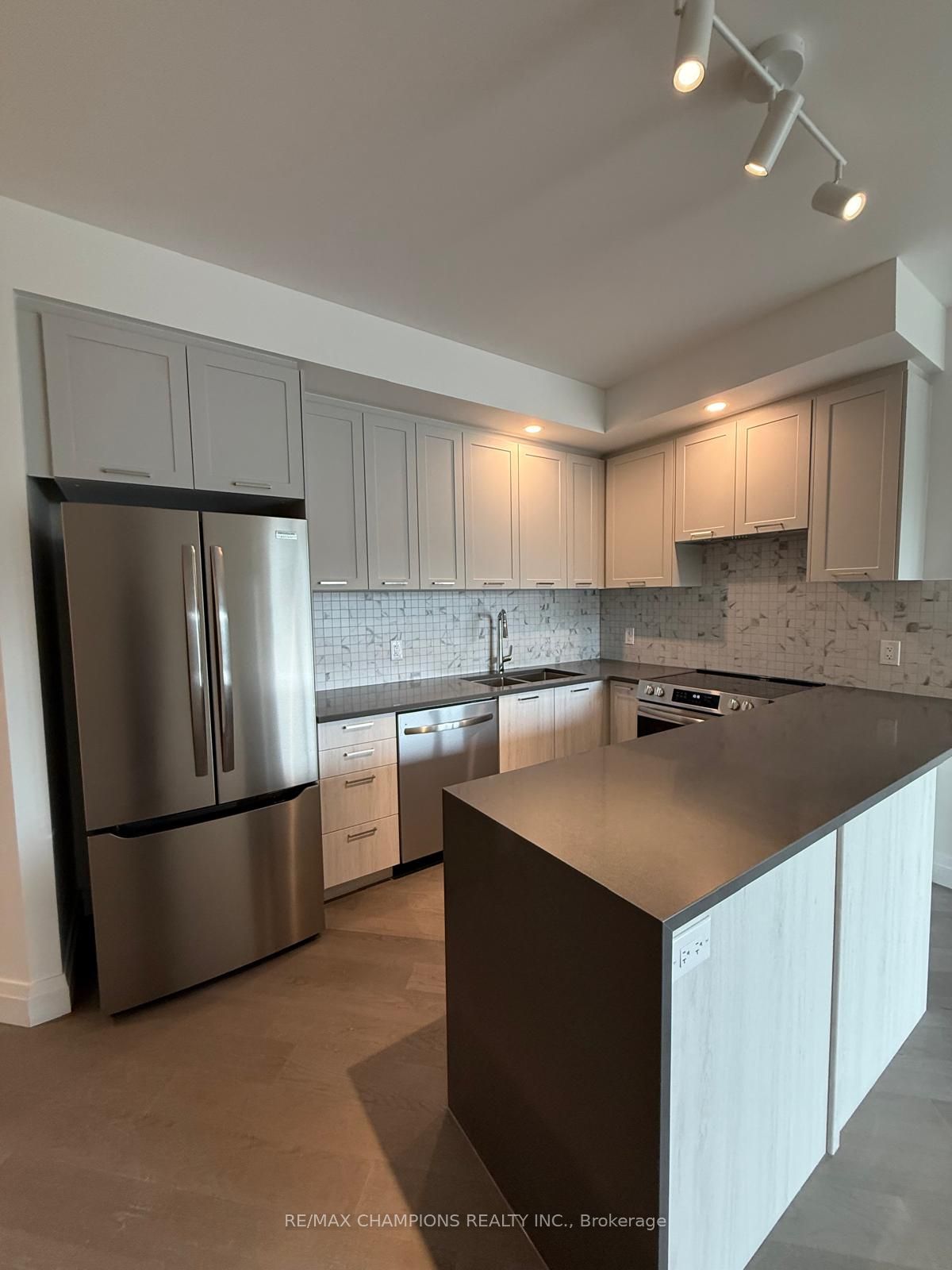 26 Mill Street 401 Property Photo 6