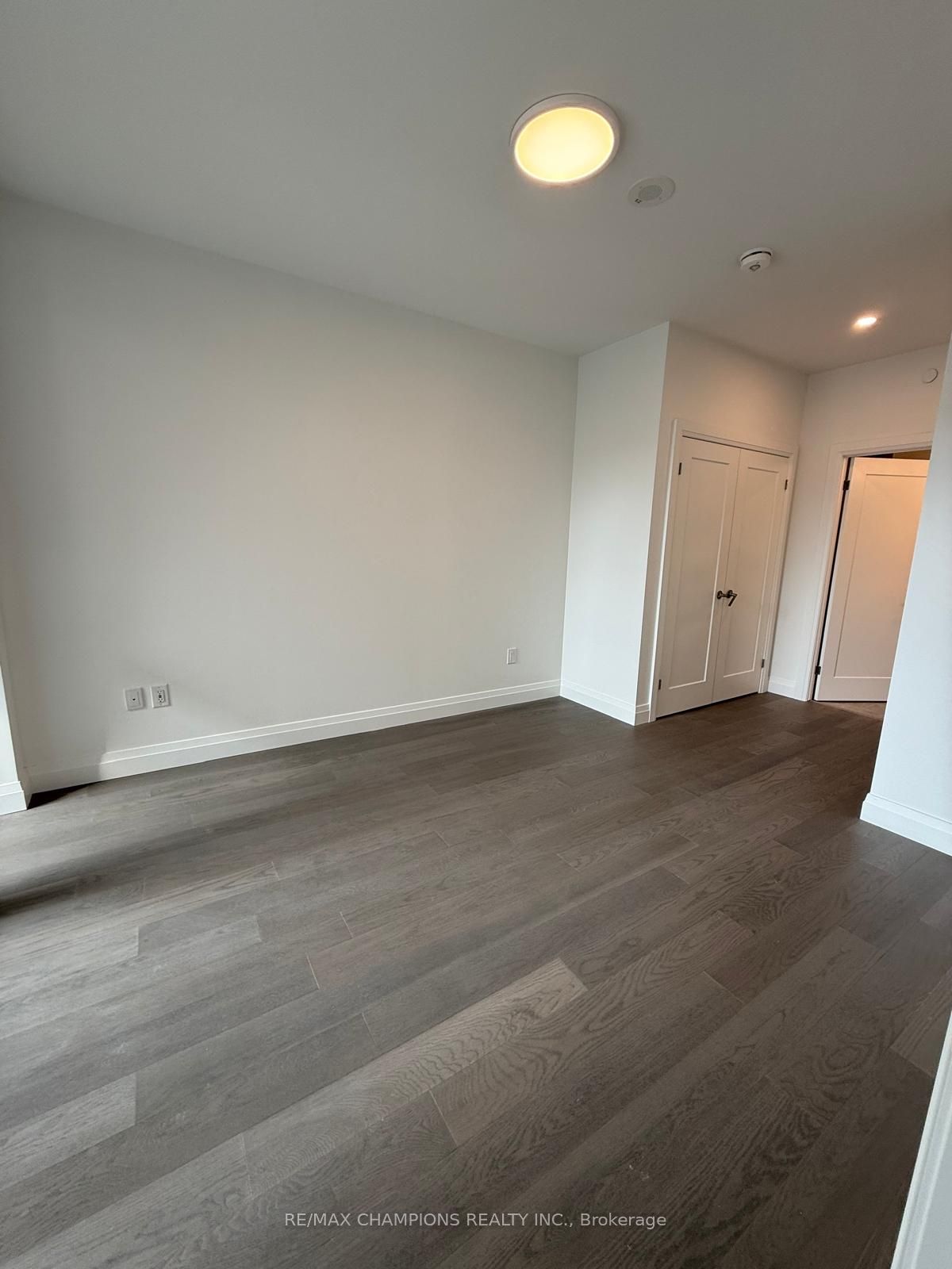26 Mill Street 401 Property Photo 17