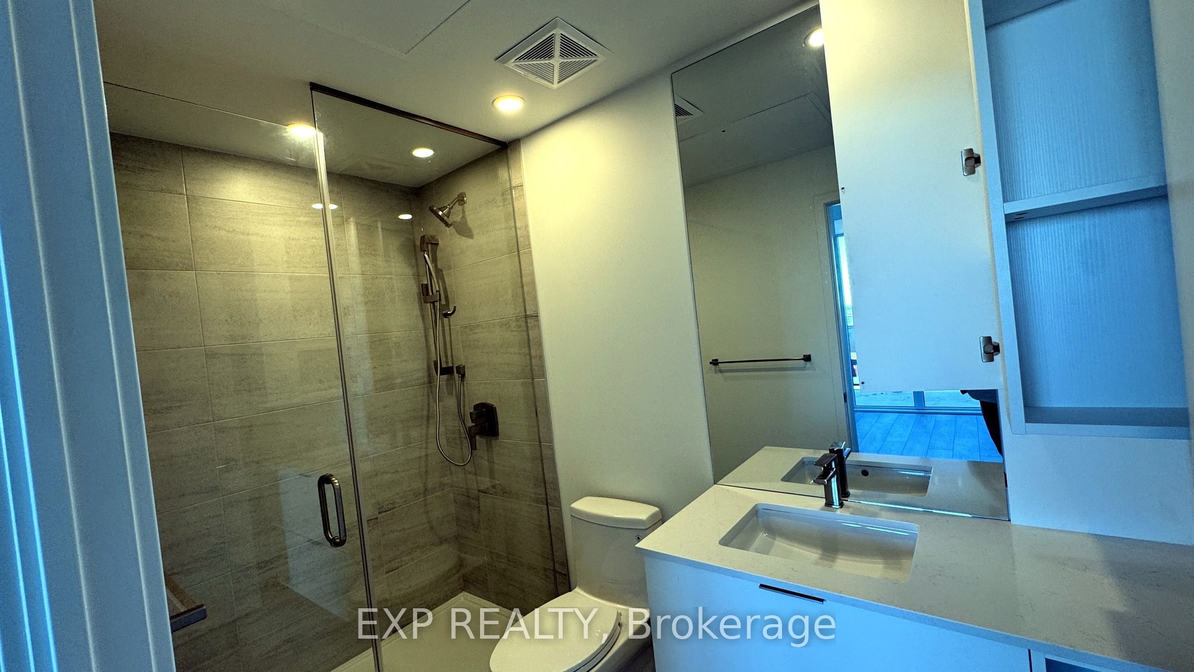 1 Fairview Road E 403 Property Photo 7