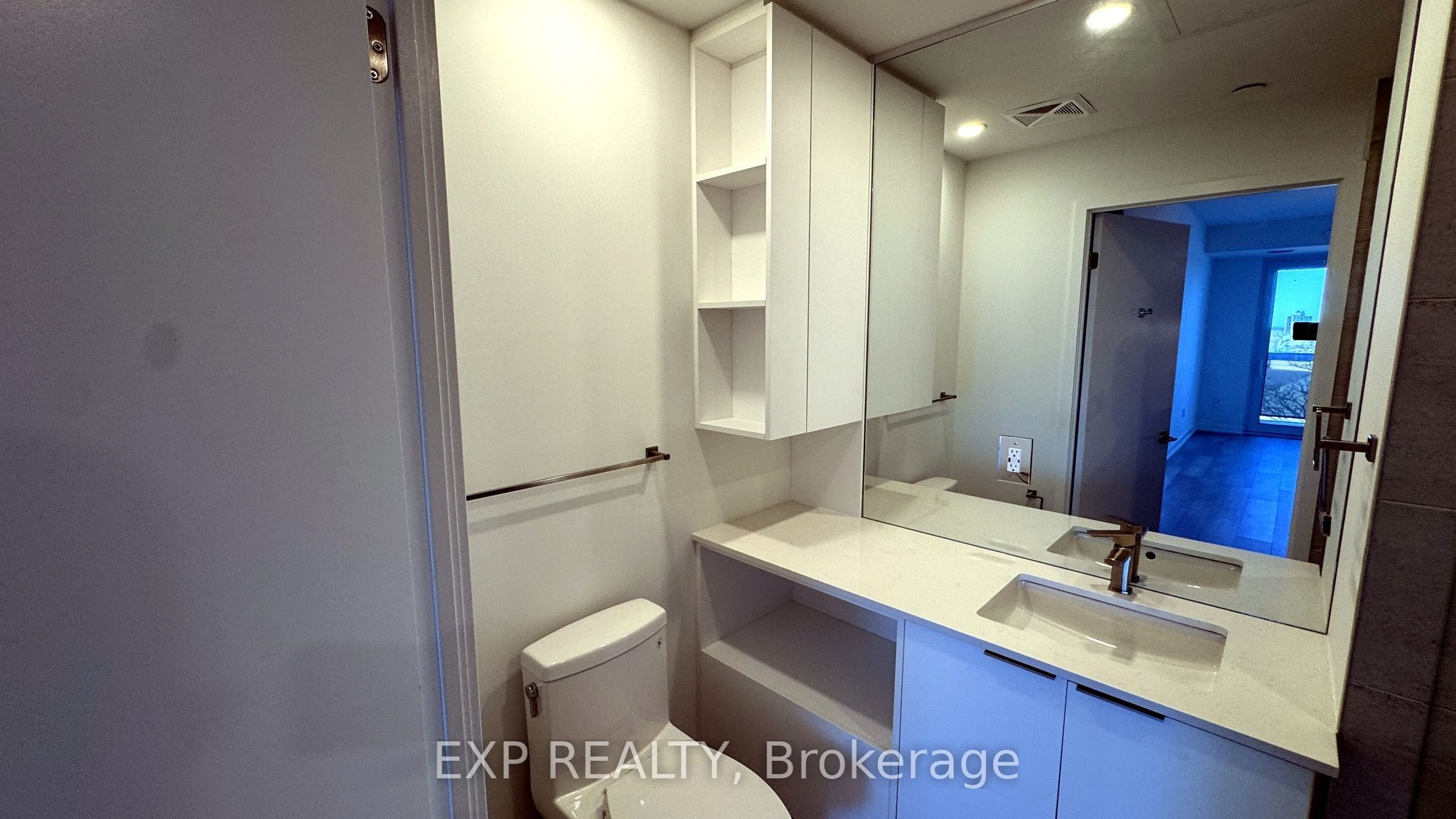 1 Fairview Road E 403 Property Photo 8