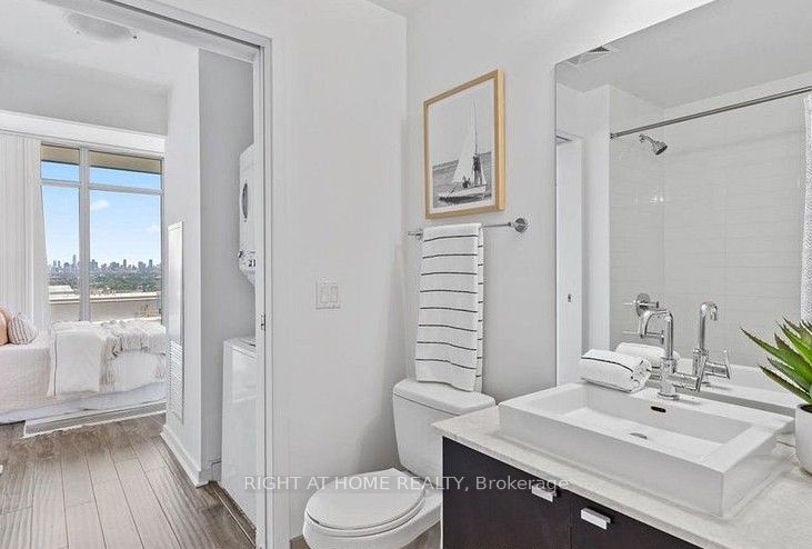 105 The Queens Way 3313 Property Photo 13