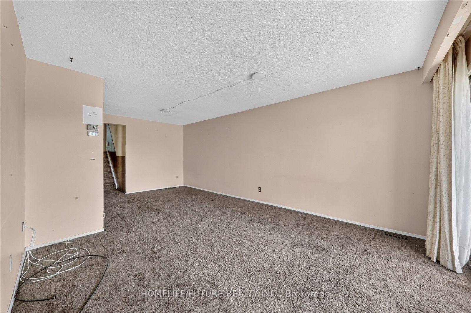 7 Winterfold Drive Property Photo 12