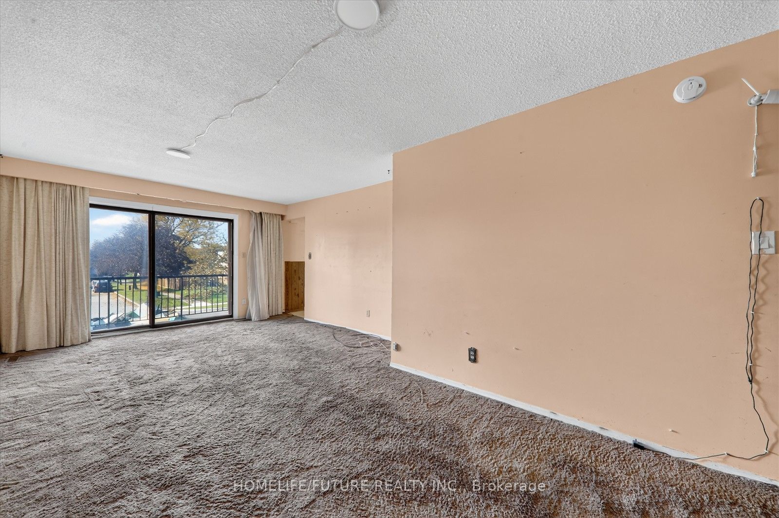 7 Winterfold Drive Property Photo 14