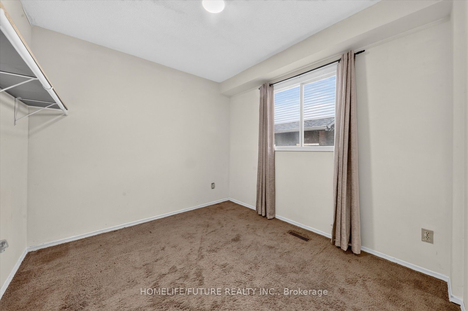 7 Winterfold Drive Property Photo 34