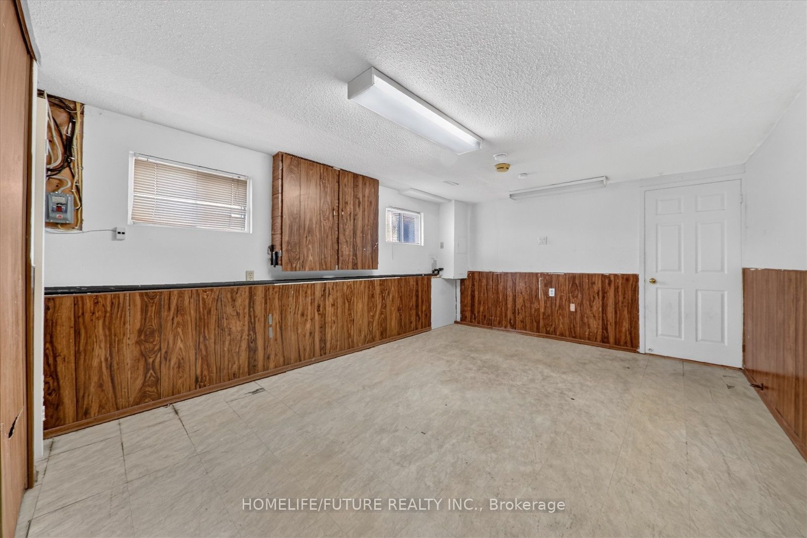 7 Winterfold Drive Property Photo 38