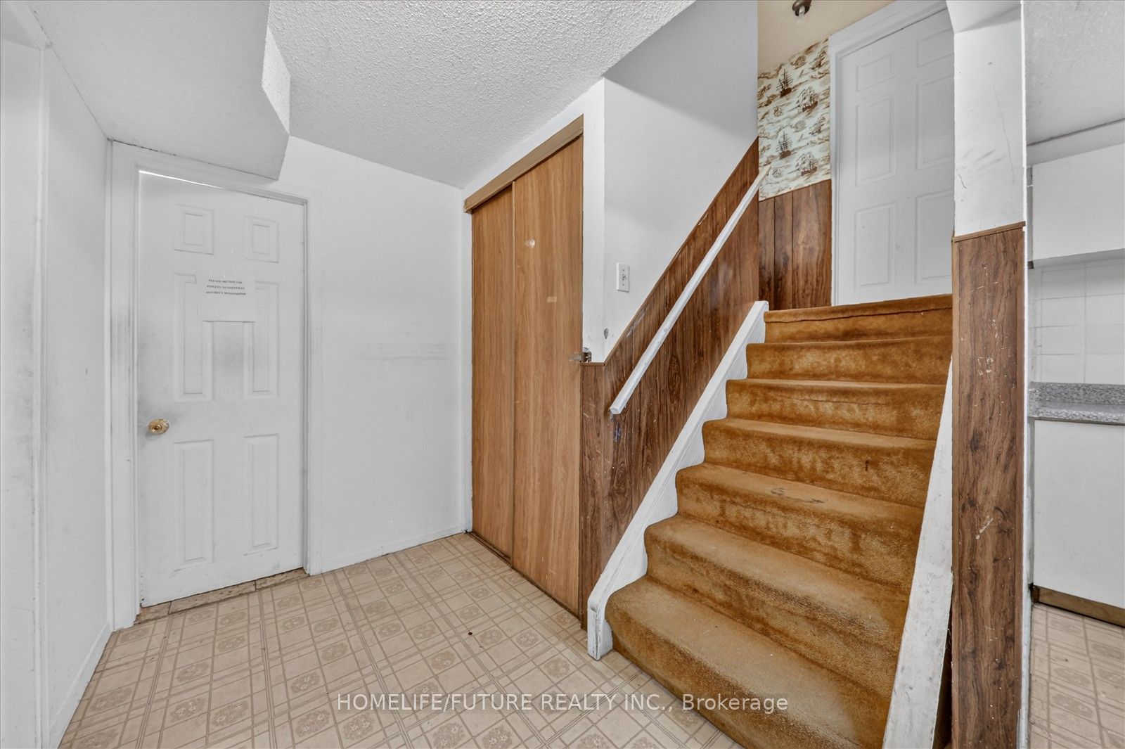 7 Winterfold Drive Property Photo 40