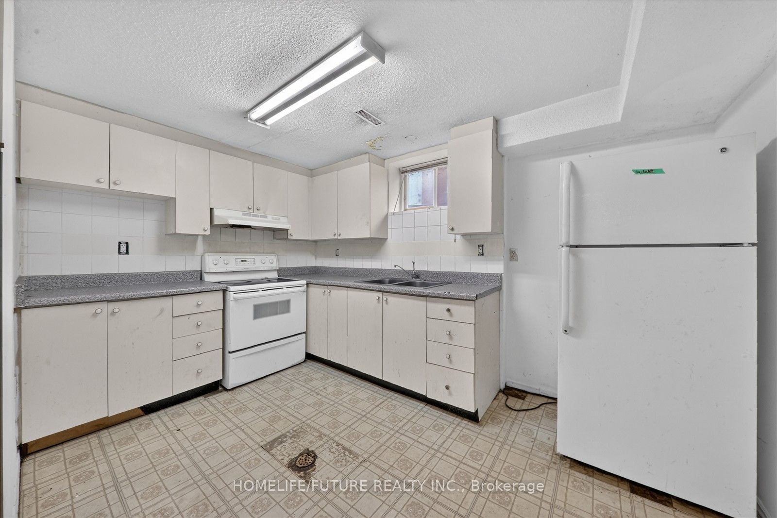 7 Winterfold Drive Property Photo 41