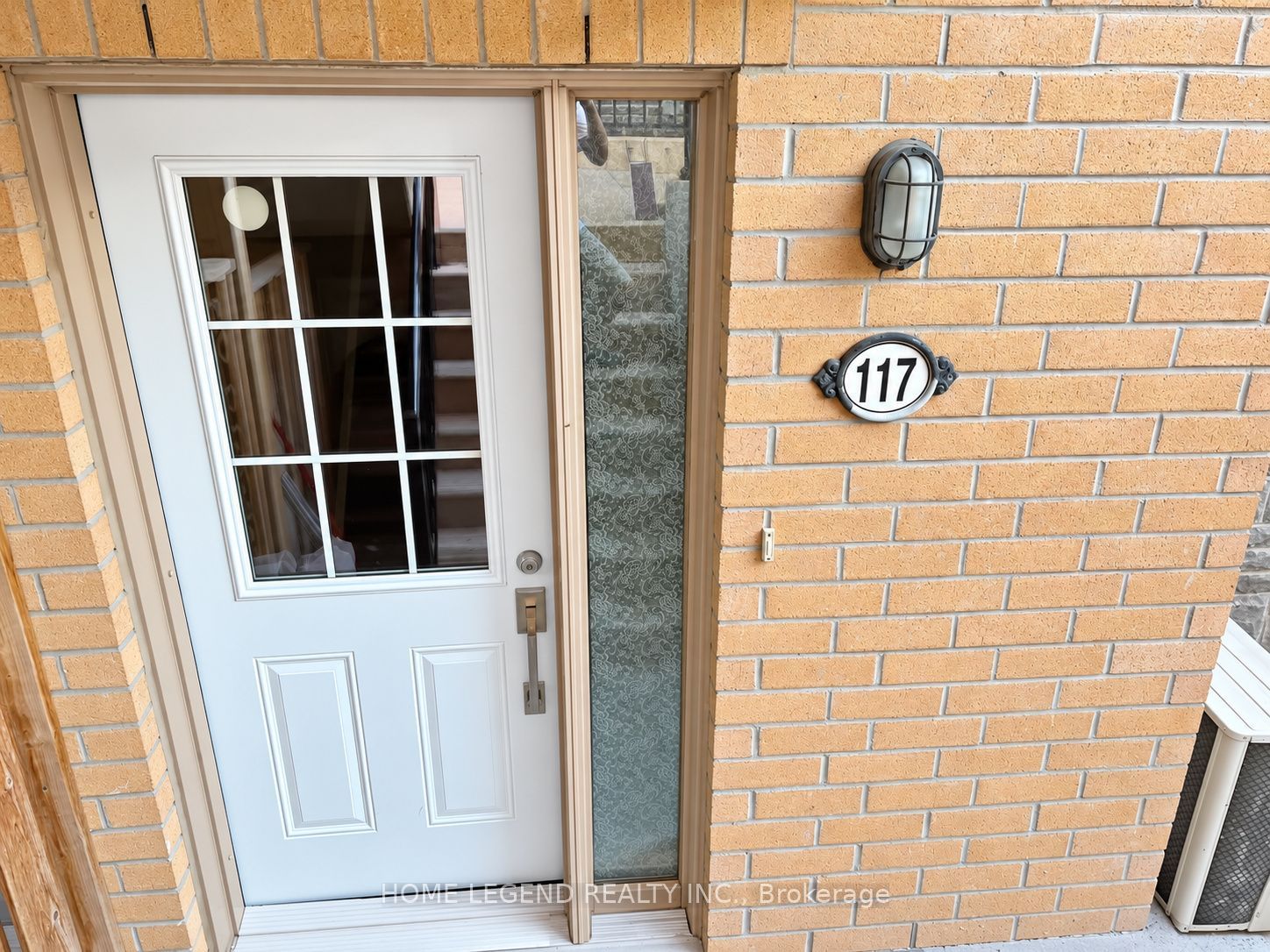 7 Foundry Avenue 117