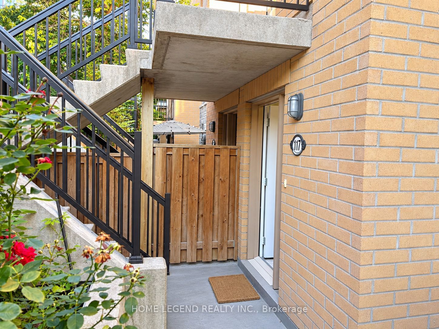 7 Foundry Avenue 117 Property Photo 2