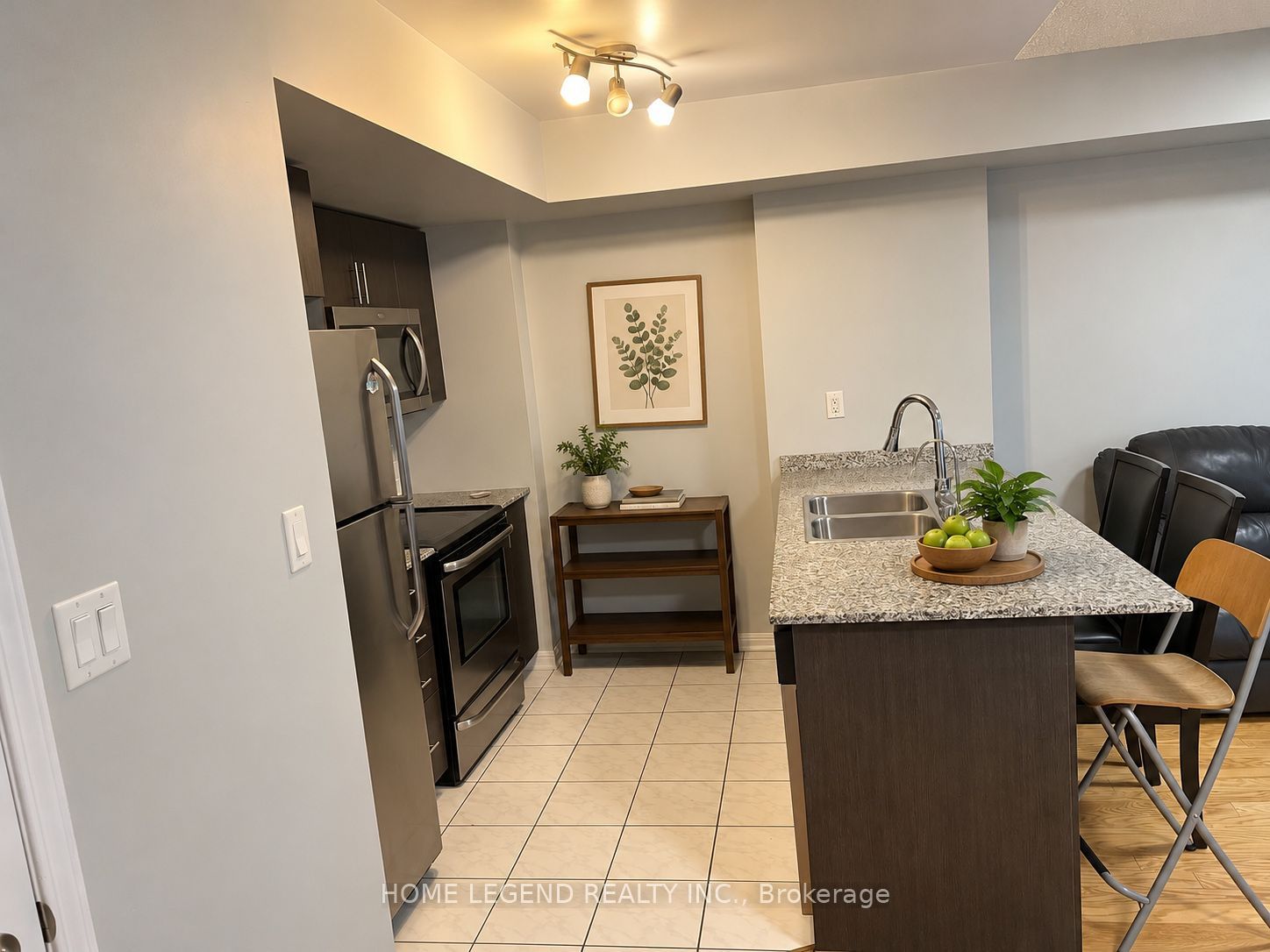 7 Foundry Avenue 117 Property Photo 6