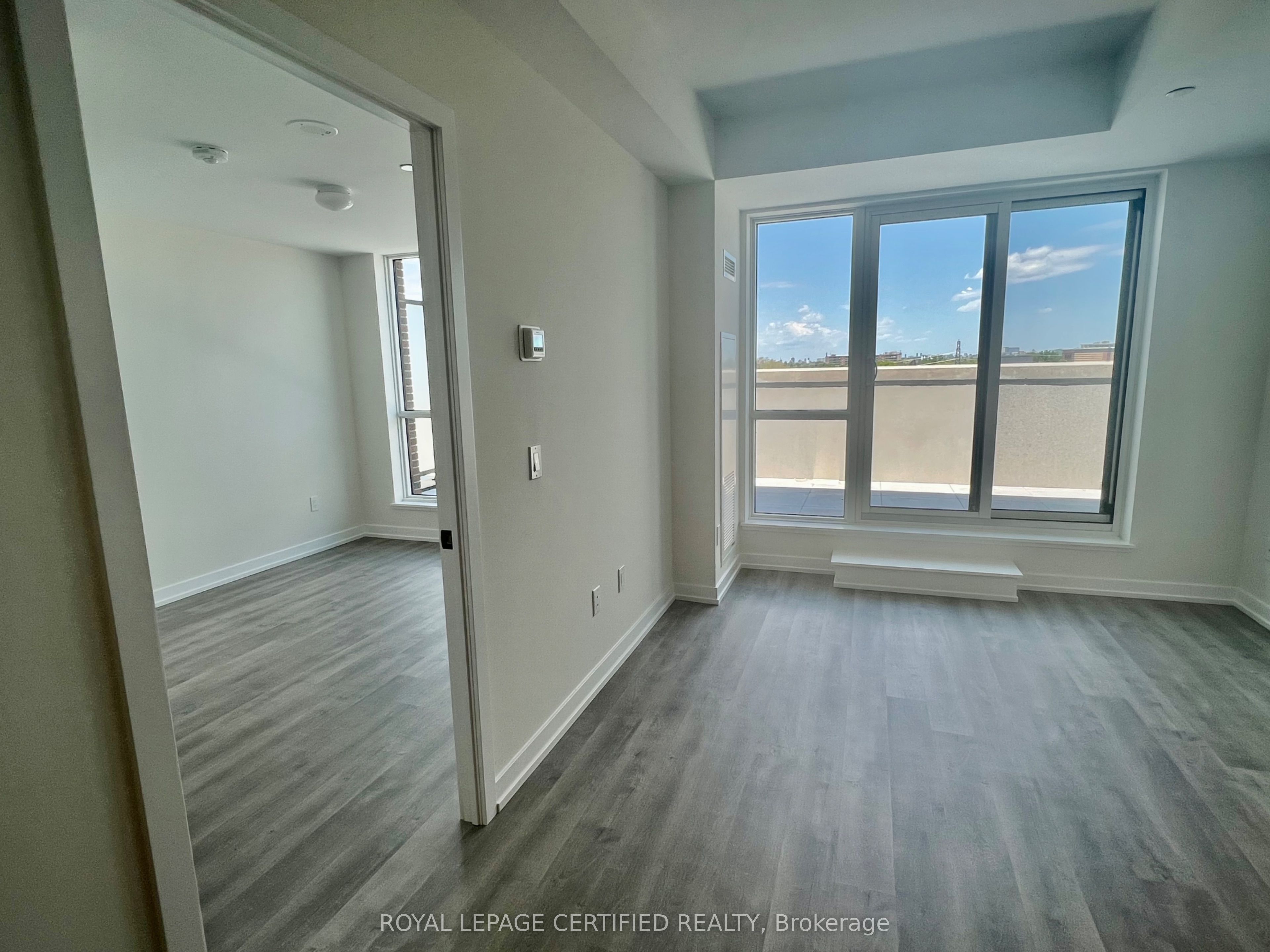 2300 St. Clair Avenue W 522 Property Photo 8