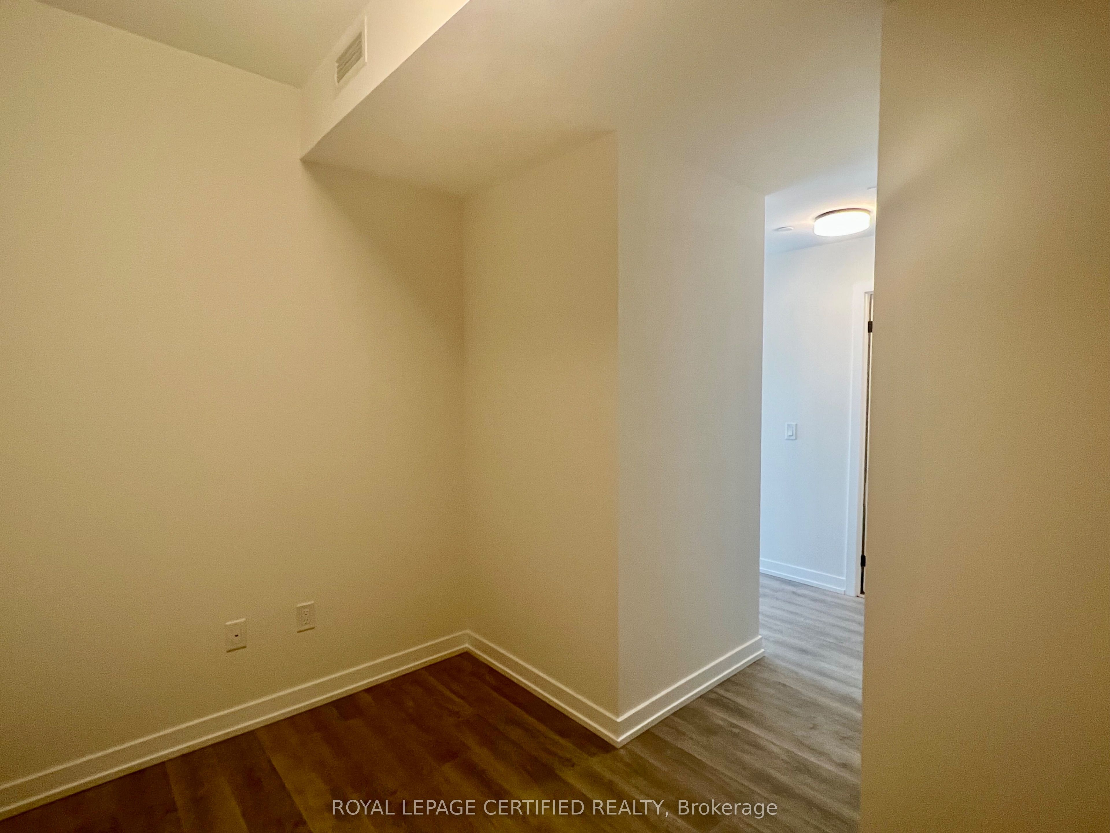2300 St. Clair Avenue W 522 Property Photo 15