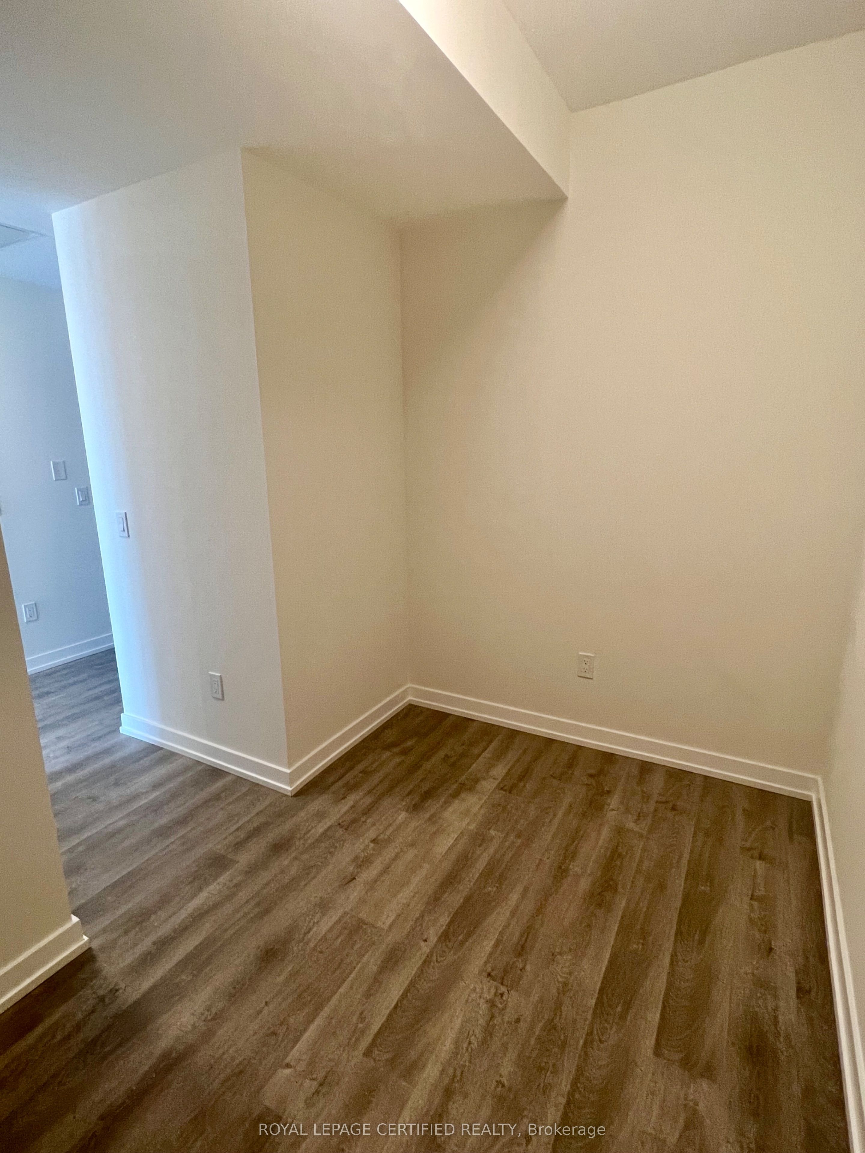 2300 St. Clair Avenue W 522 Property Photo 16