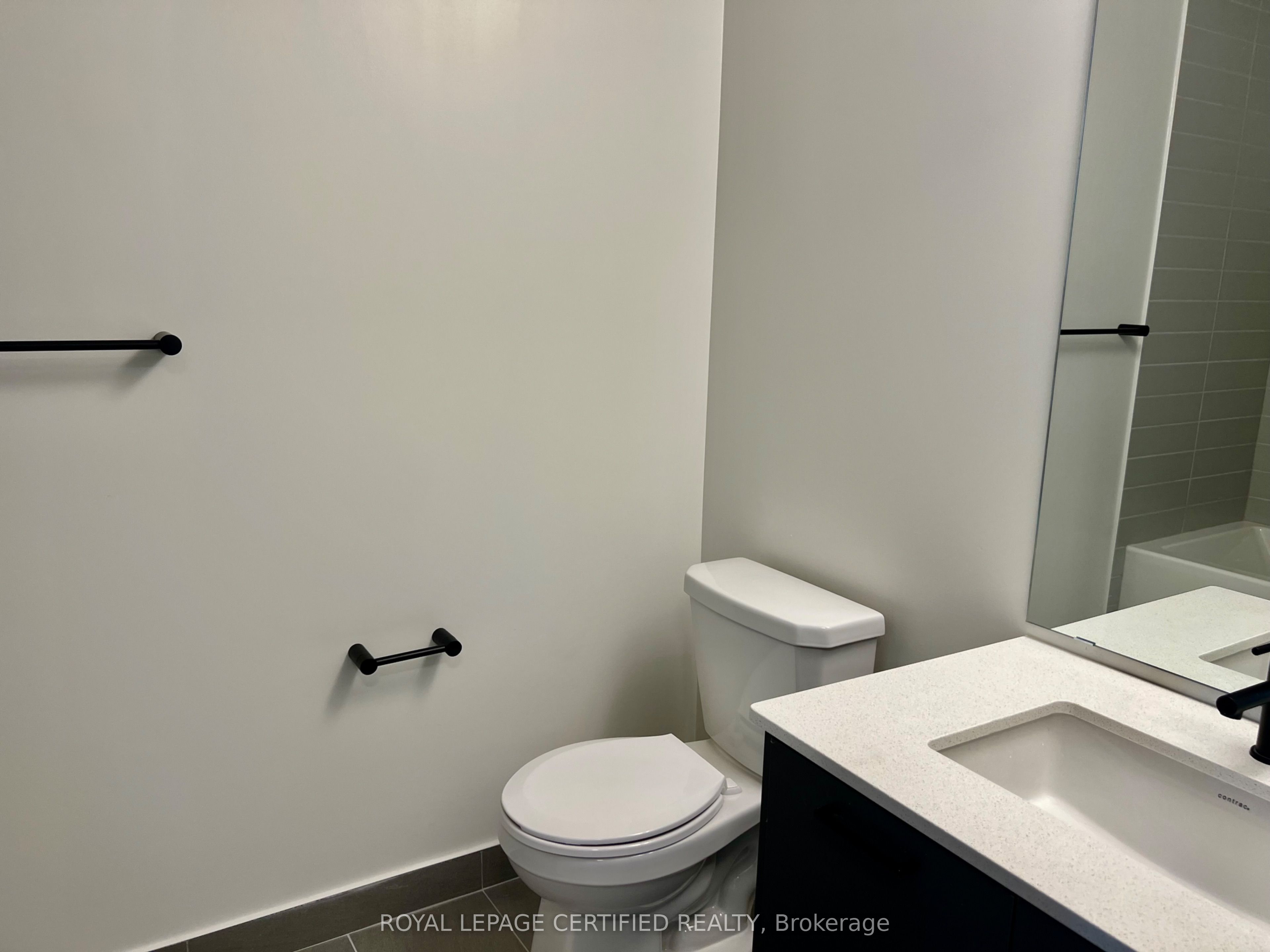 2300 St. Clair Avenue W 522 Property Photo 19