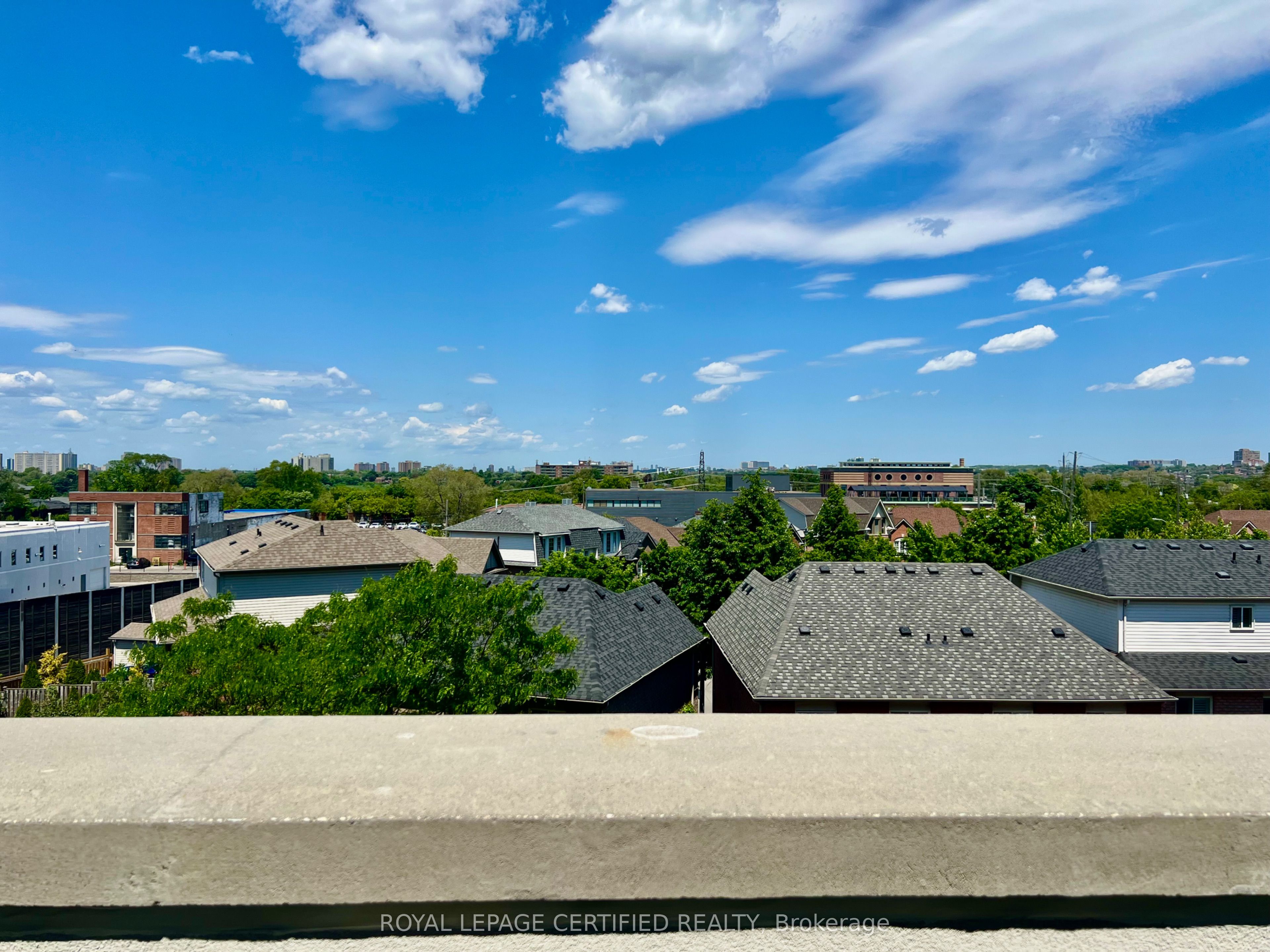 2300 St. Clair Avenue W 522 Property Photo 24