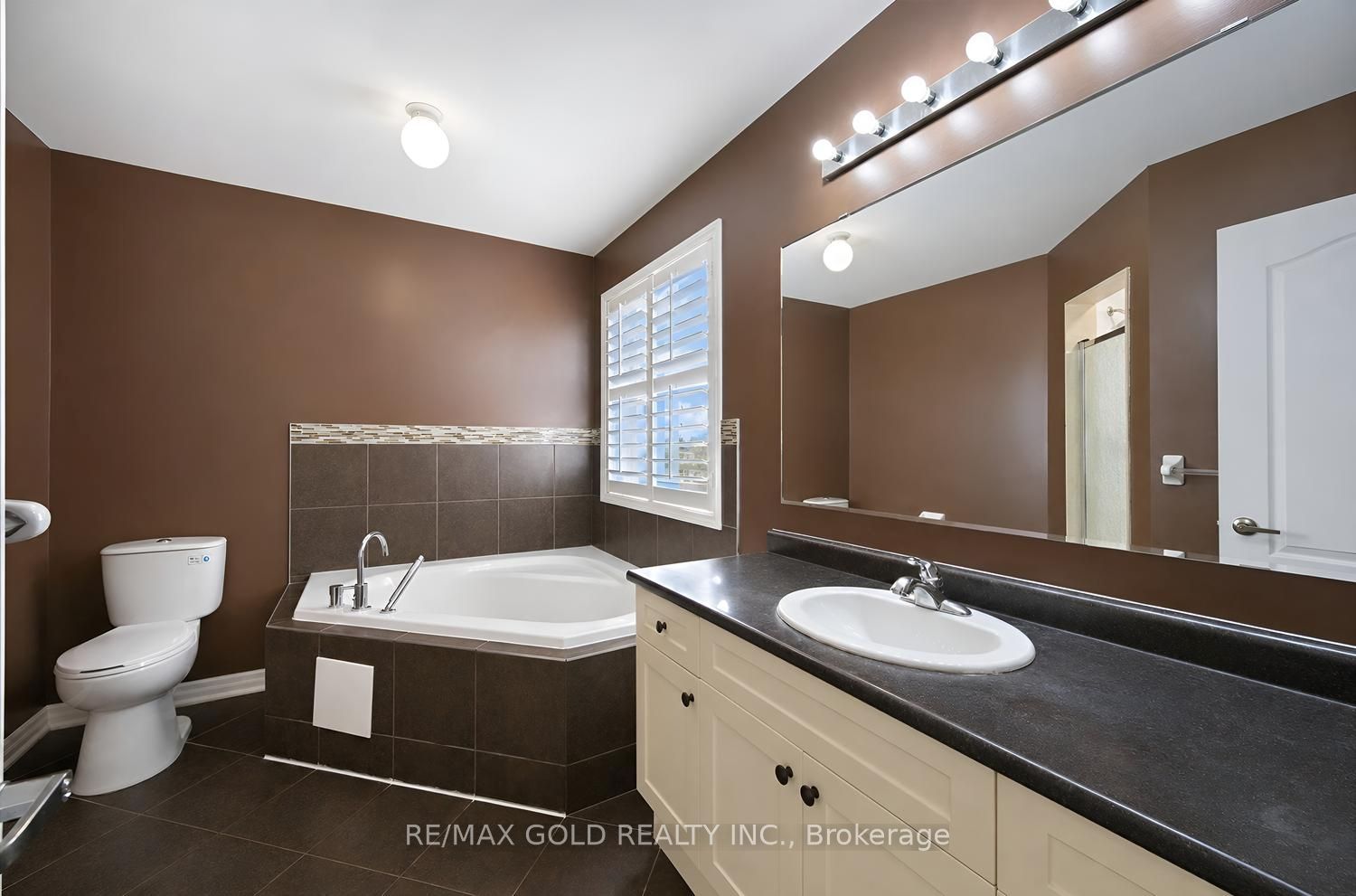 48 Bevington Road Property Photo 29