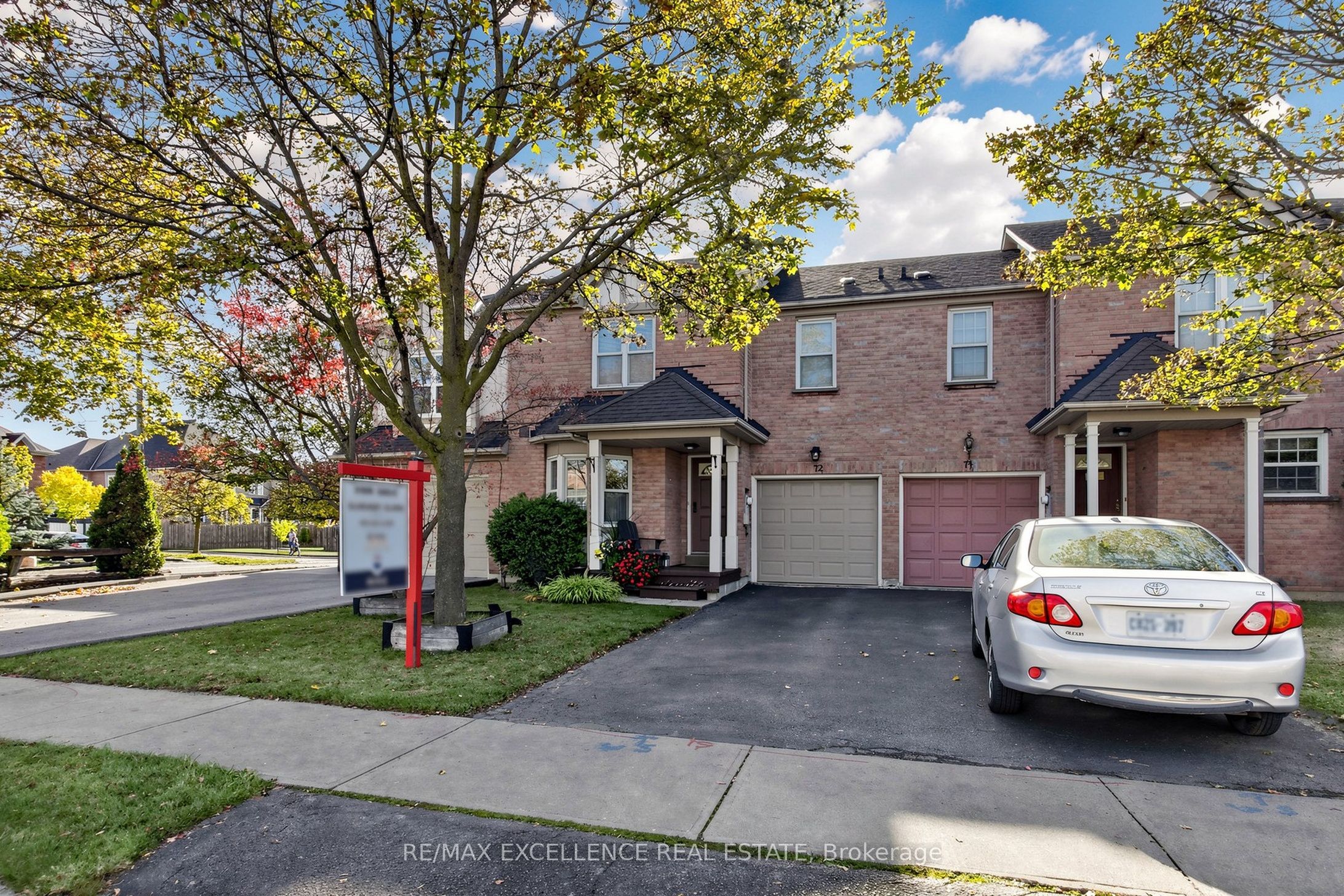 72 Desert Sand Drive Property Photo 2
