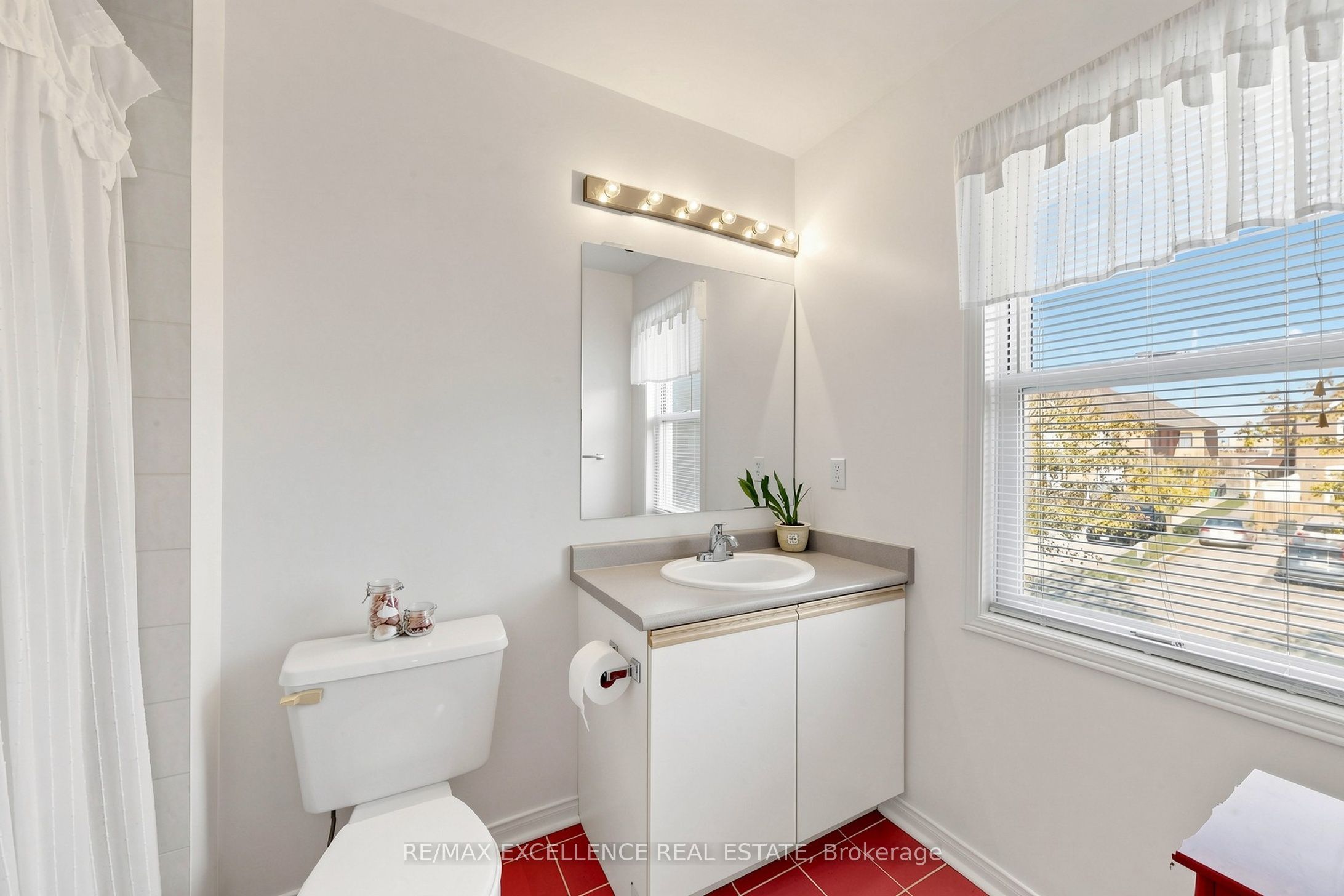 72 Desert Sand Drive Property Photo 23