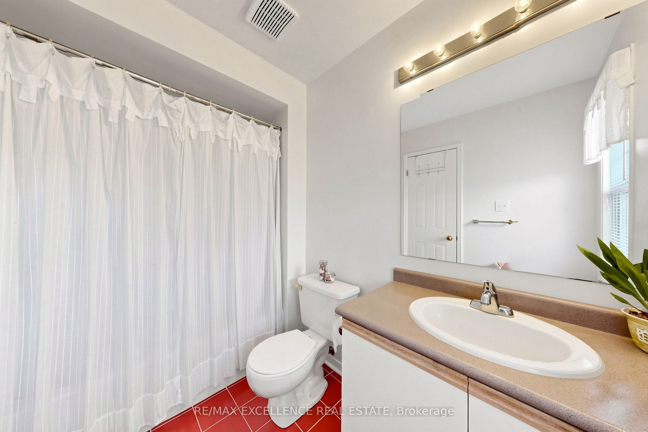72 Desert Sand Drive Property Photo 24