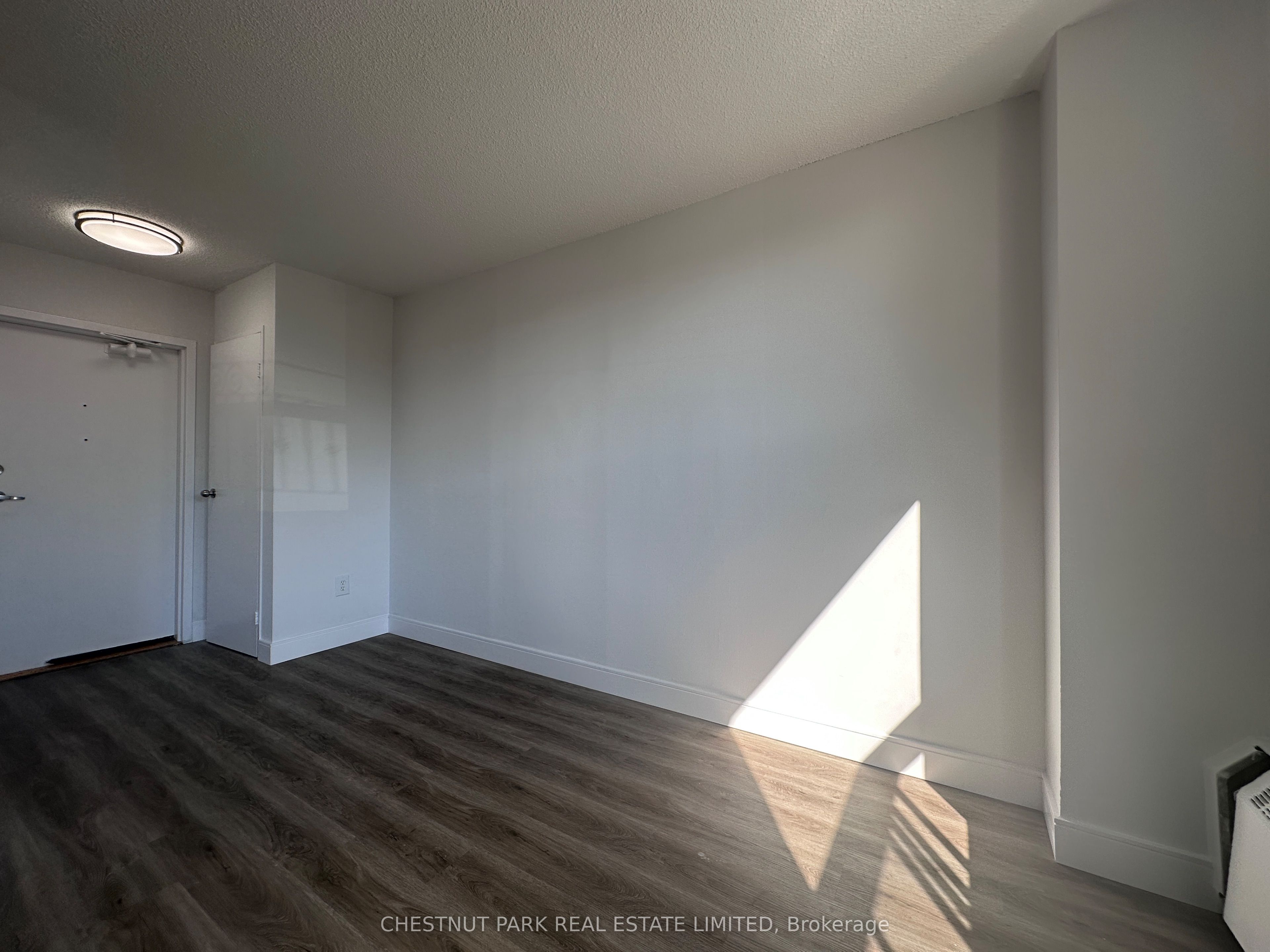 1060 Caven Street 109 Property Photo 5