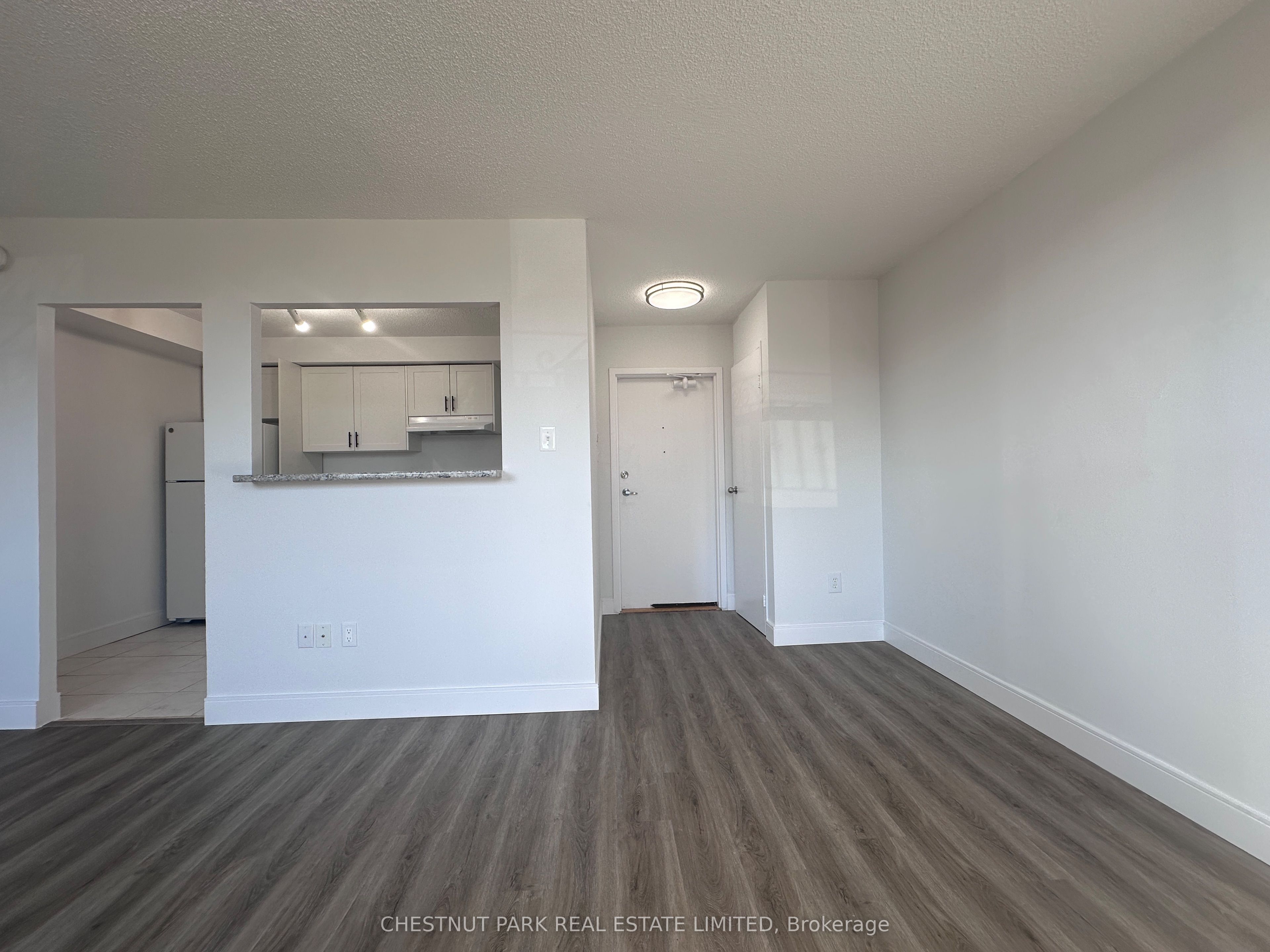 1060 Caven Street 109 Property Photo 6