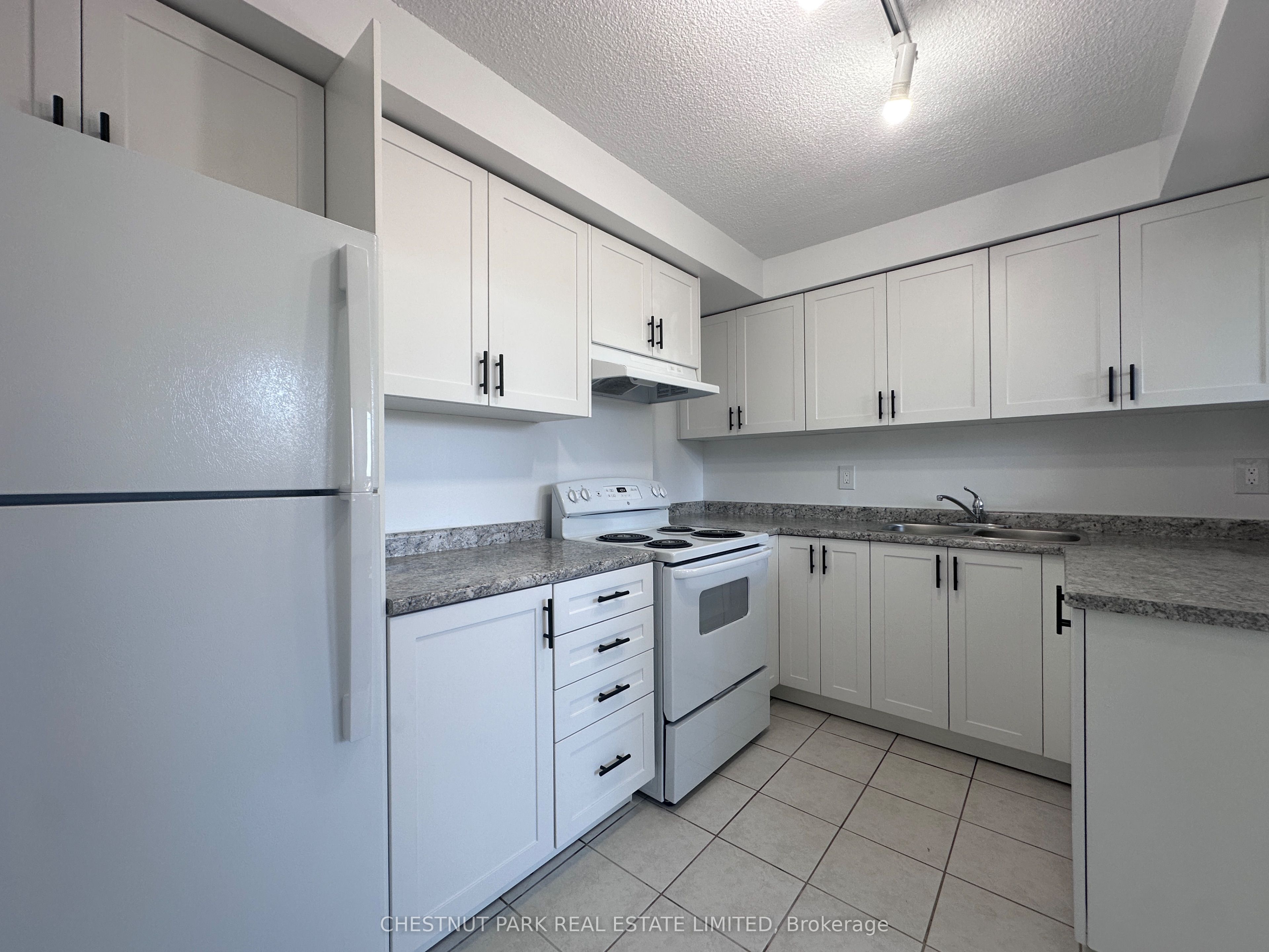 1060 Caven Street 109 Property Photo 13