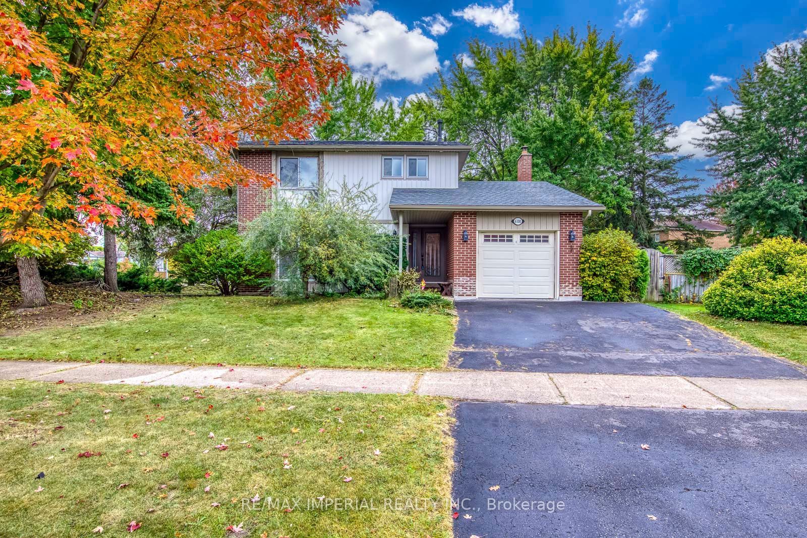 6100 Wabukayne Court Property Photo 1