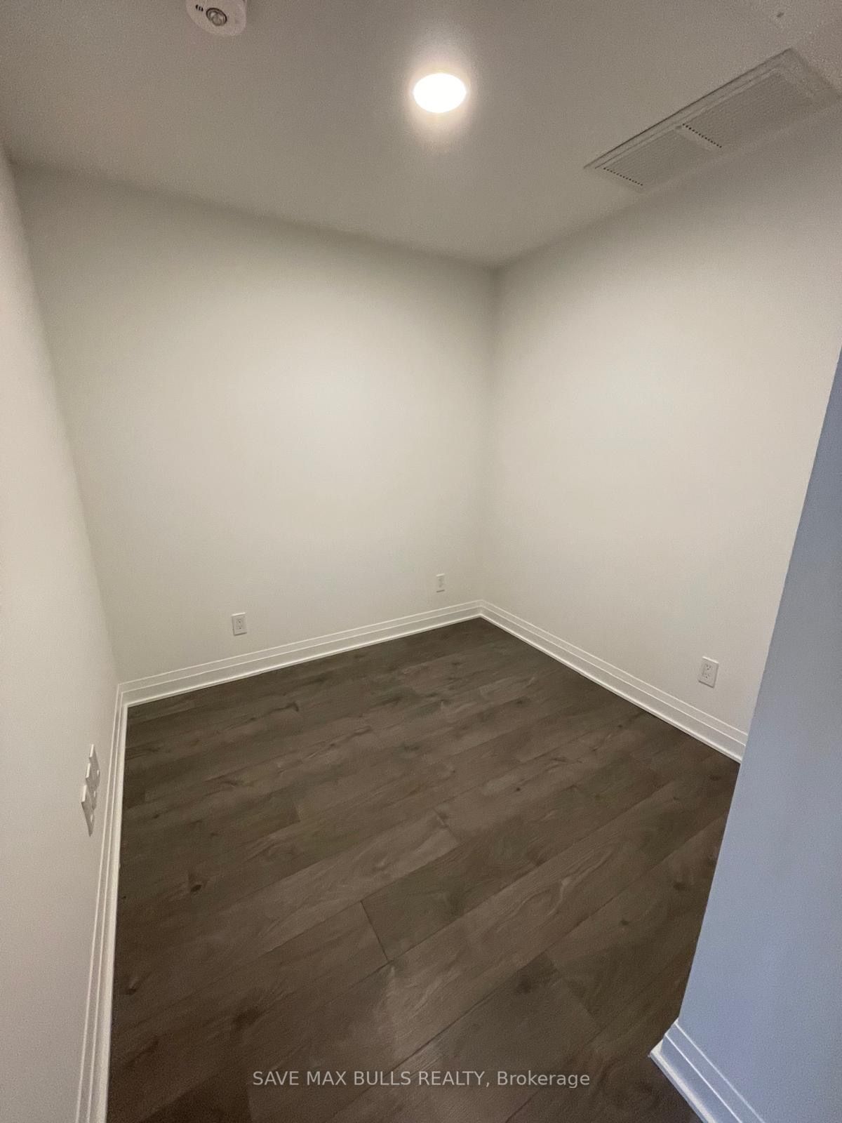 4023 The Exchange 1806 Property Photo 5