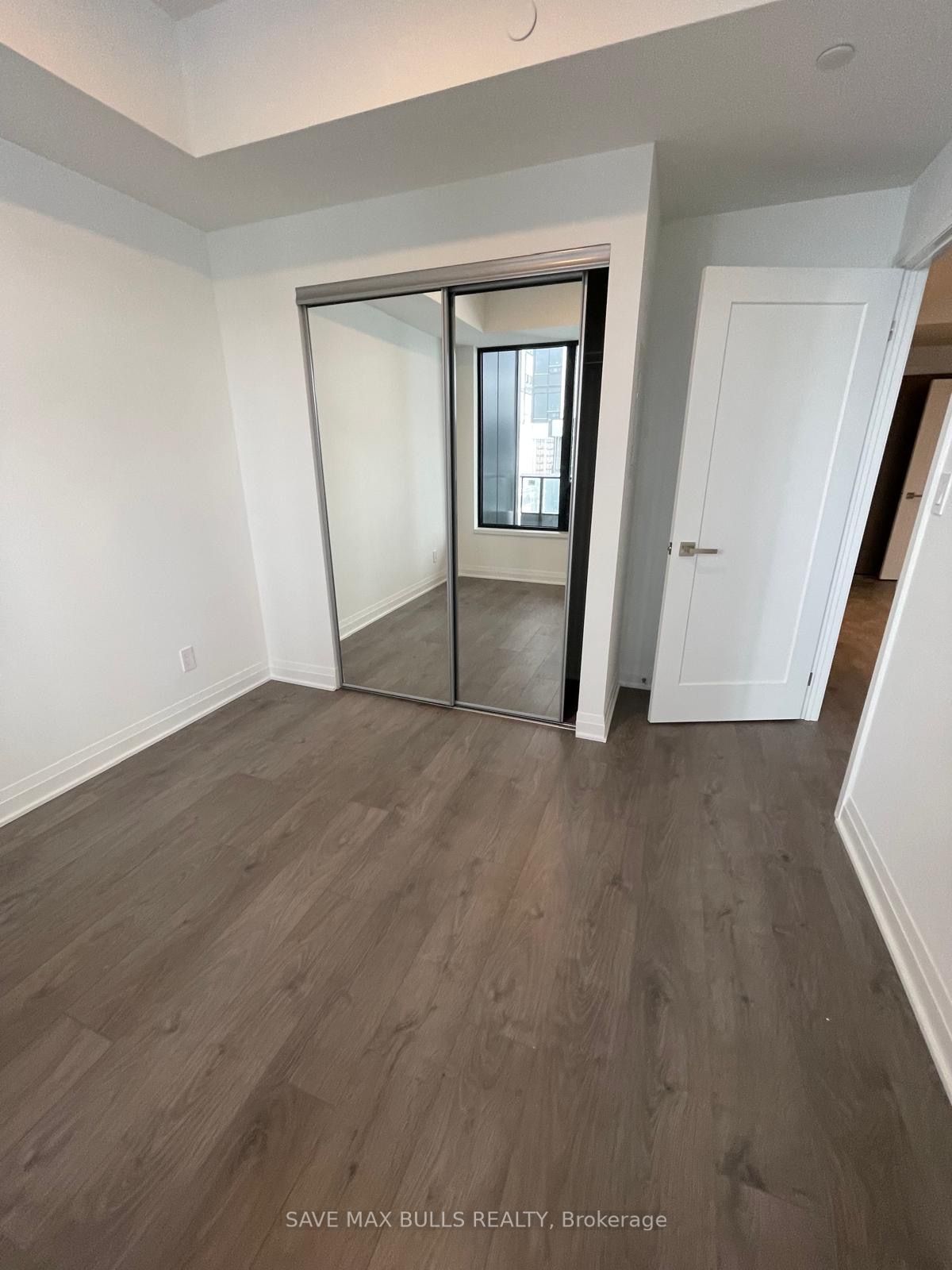 4023 The Exchange 1806 Property Photo 6