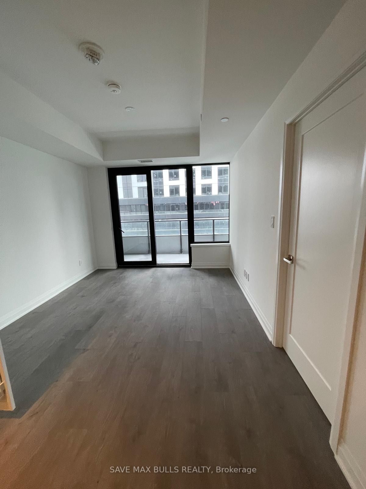 4023 The Exchange 1806 Property Photo 7