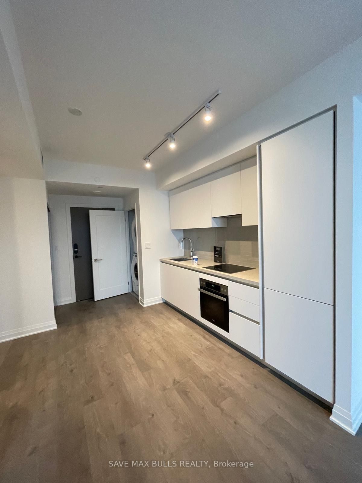4023 The Exchange 1806 Property Photo 10