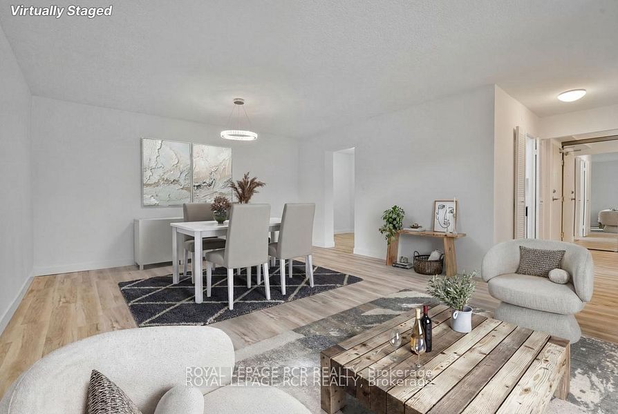 1535 Lakeshore Road E 205 Property Photo 2