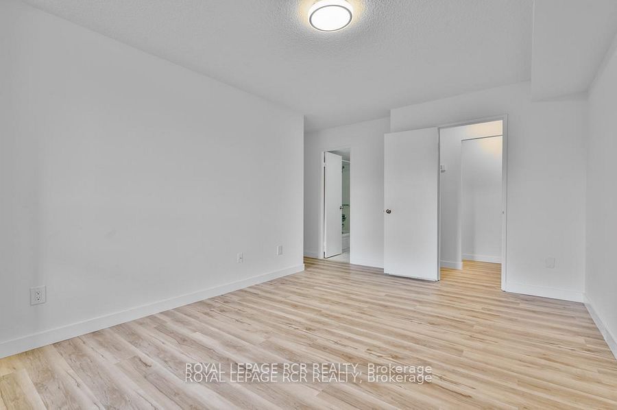 1535 Lakeshore Road E 205 Property Photo 15