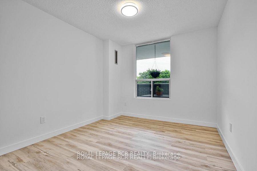 1535 Lakeshore Road E 205 Property Photo 16