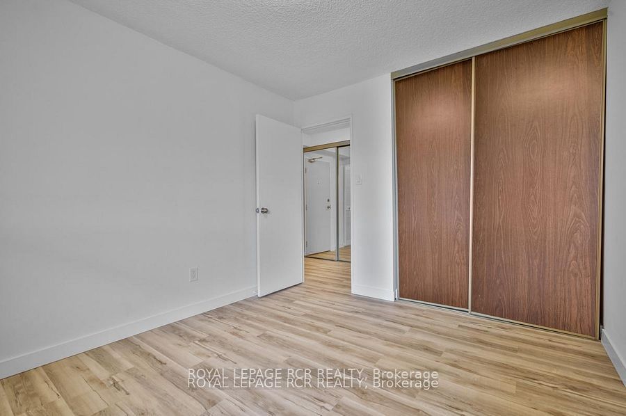1535 Lakeshore Road E 205 Property Photo 17