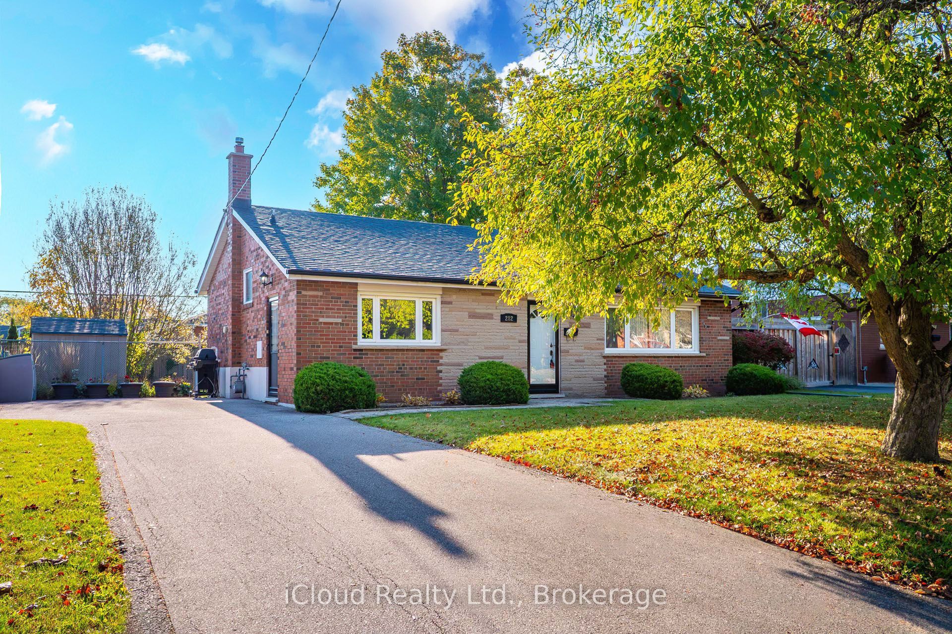 282 Kent Crescent Property Photo 4