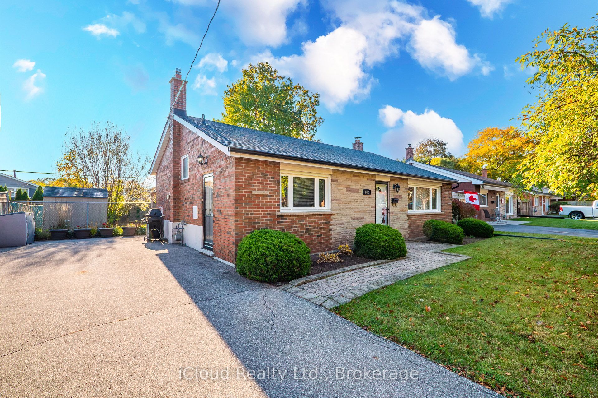 282 Kent Crescent Property Photo 6