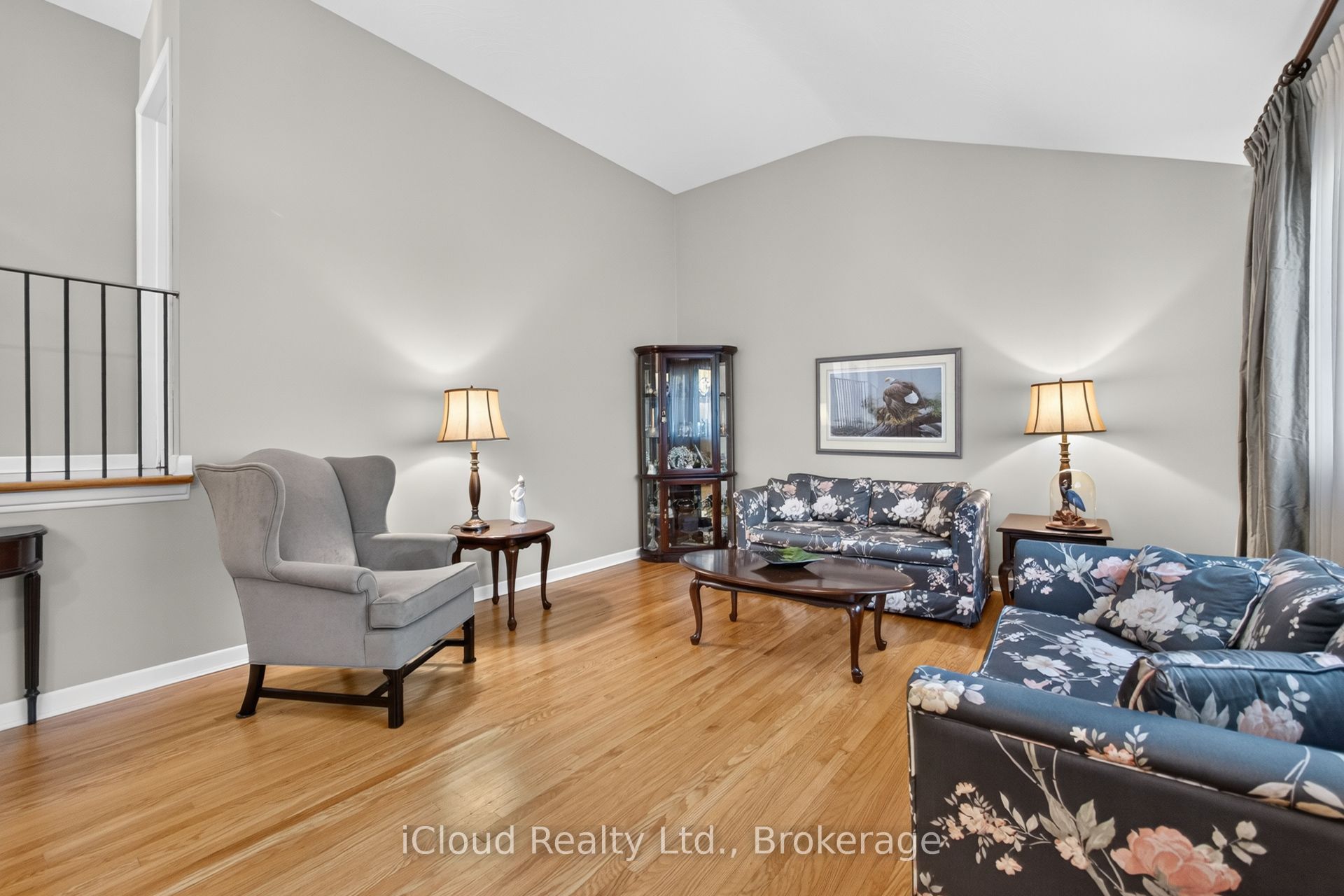 282 Kent Crescent Property Photo 14