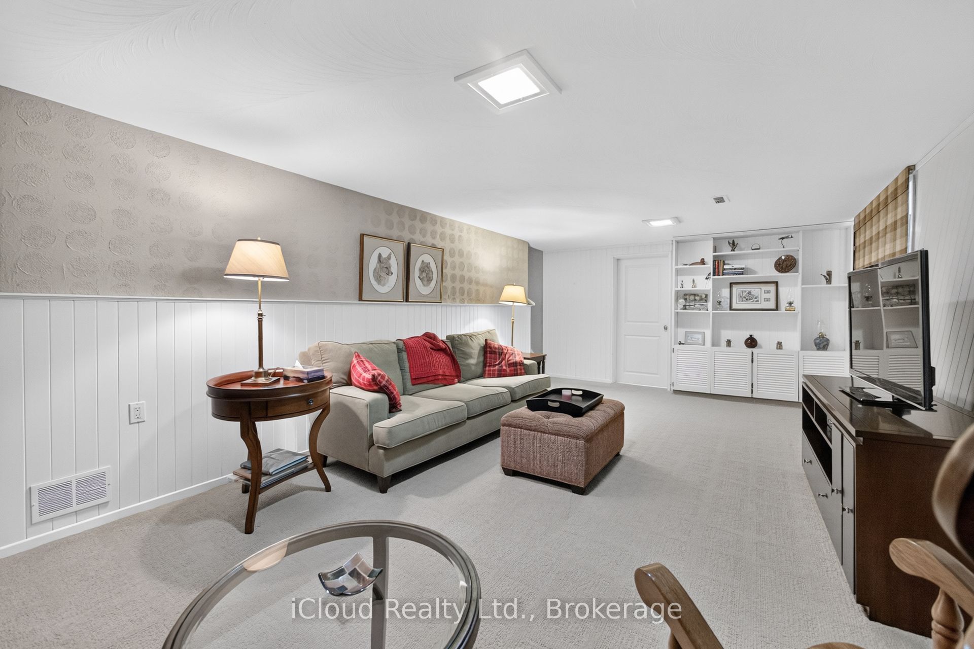 282 Kent Crescent Property Photo 41